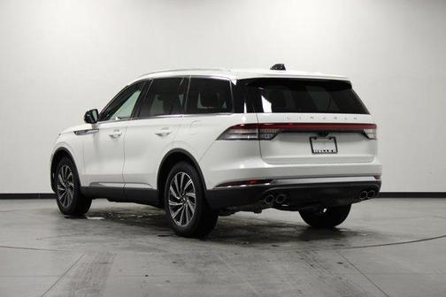 White Metallic 2025 Lincoln Aviator Premiere