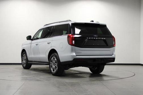 Space Silver 2026 Ford Expedition Active