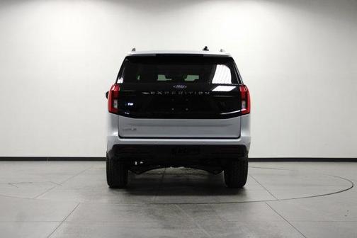 Space Silver 2026 Ford Expedition Active