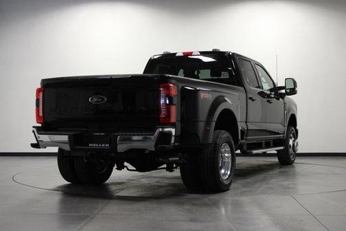 Agate Black Metallic 2026 Ford F-350 XLT