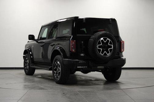 Shadow Black 2026 Ford Bronco Outer Banks