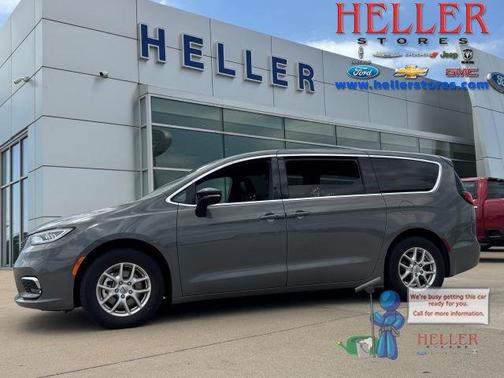 Ceramic Gray Clearcoat 2025 Chrysler Pacifica Select
