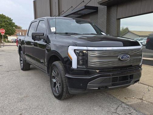 2023 Ford F-150 Lightning LARIAT