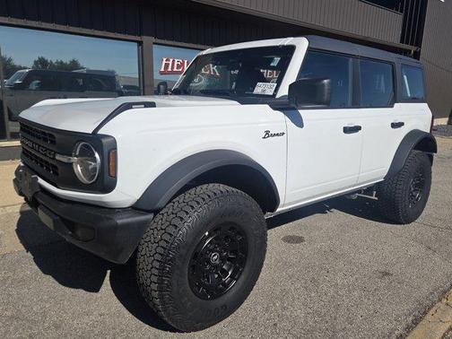 Oxford White 2025 Ford Bronco Base