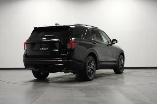 Black Metallic 2025 Ford Explorer ST-Line