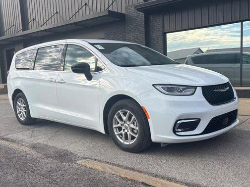 2024 Chrysler Pacifica Touring-L