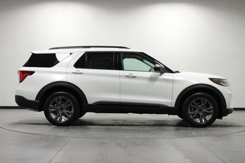 Star White 2026 Ford Explorer Active