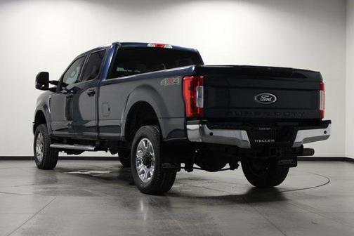 Blue Jeans Metallic 2017 Ford F-350 XLT