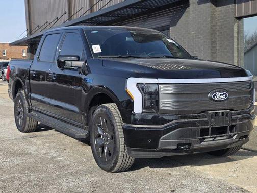 2025 Ford F-150 Lightning LARIAT