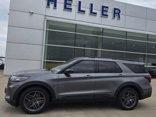 Carbonized Gray Metallic 2025 Ford Explorer ST-Line