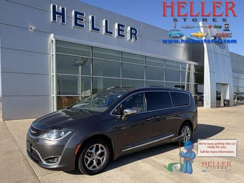 Granite Crystal Clearcoat Metallic 2017 Chrysler Pacifica Limited