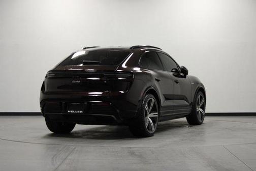 2024 Porsche Macan Turbo