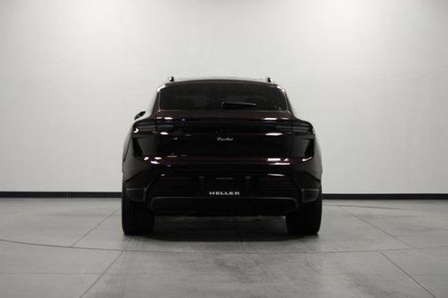 2024 Porsche Macan Turbo