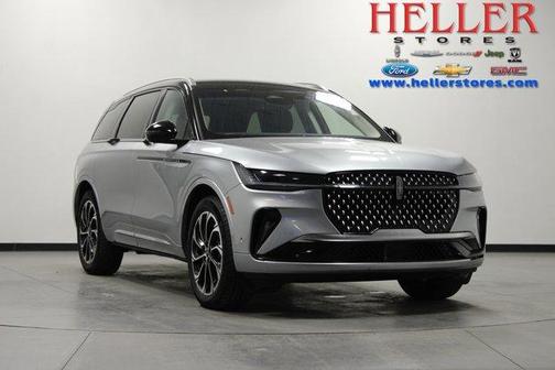 Silver Radiance Metallic 2024 Lincoln Nautilus Reserve