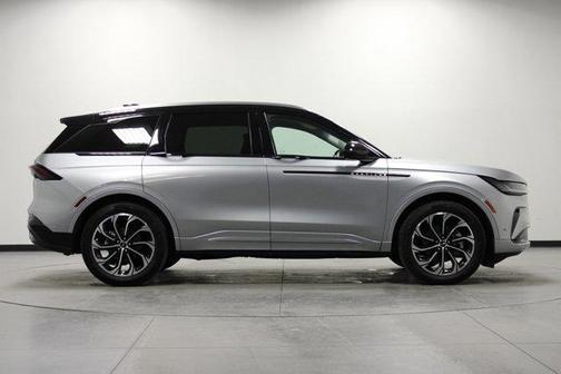 Silver Radiance Metallic 2024 Lincoln Nautilus Reserve