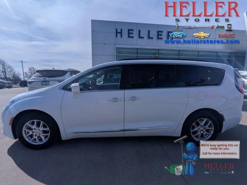 2017 Chrysler Pacifica Touring-L