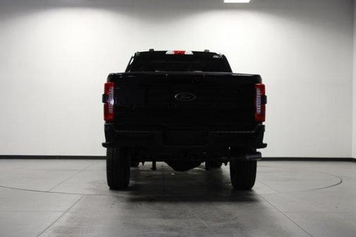 Agate Black Metallic 2026 Ford F-350 Lariat Super Duty