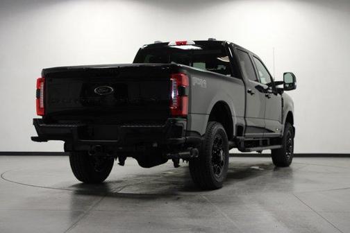 Agate Black Metallic 2026 Ford F-350 Lariat Super Duty