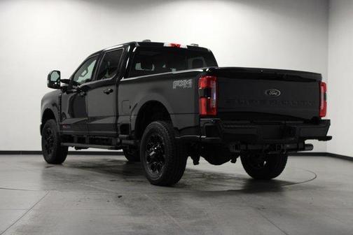 Agate Black Metallic 2026 Ford F-350 Lariat Super Duty