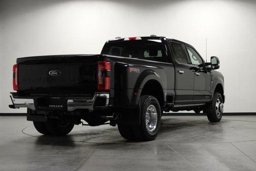 Agate Black Metallic 2026 Ford F-350 Lariat Super Duty