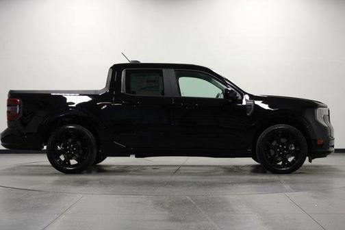 Shadow Black 2026 Ford Maverick Lobo Standard