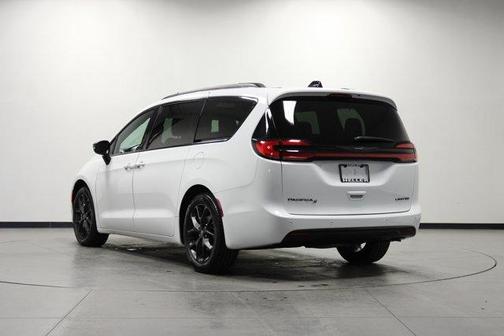 Bright White Clearcoat 2025 Chrysler Pacifica Limited
