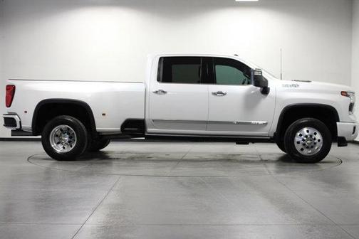 2025 Chevrolet Silverado 3500 High Country
