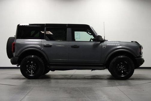 Carbonized Gray Metallic 2026 Ford Bronco Big Bend