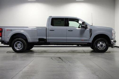 Glacier Gray Metallic 2026 Ford F-350 Lariat Super Duty