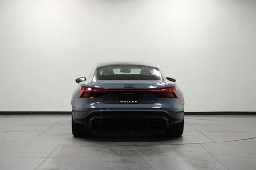 2023 Audi RS e-tron GT Base