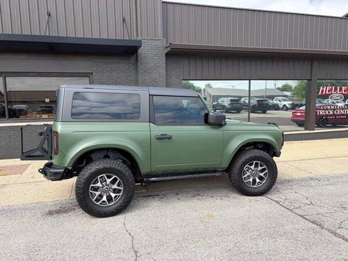 Shadow Black 2023 Ford Bronco Badlands