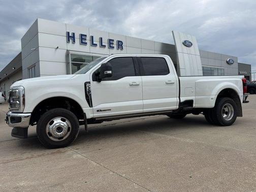 White Metallic 2024 Ford F-350 Lariat Super Duty