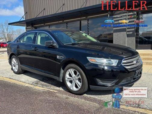 Shadow Black 2018 Ford Taurus SE