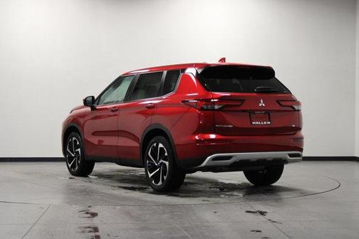 2023 Mitsubishi Outlander SE