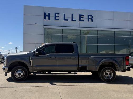 Carbonized Gray Metallic 2024 Ford F-350 Lariat Super Duty