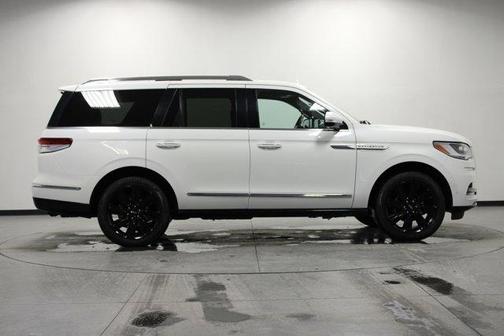 2023 Lincoln Navigator Reserve