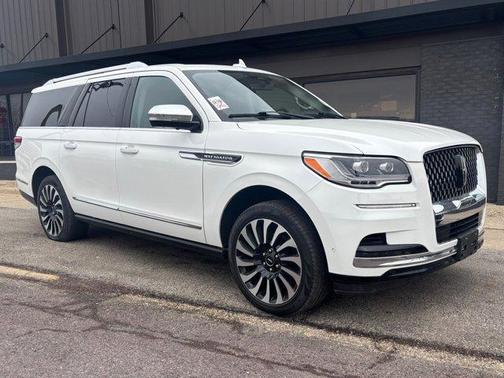 2022 Lincoln Navigator L Black Label