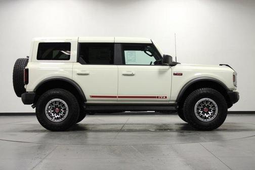 Wimbledon White 2026 Ford Bronco Outer Banks