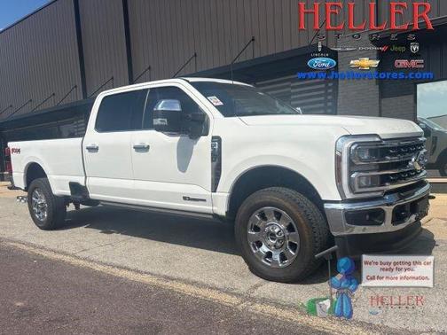 Star White 2025 Ford F-350 Lariat Super Duty
