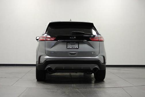 Iconic Silver Metallic 2020 Ford Edge SEL