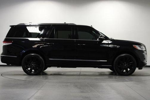 Black Metallic 2024 Lincoln Navigator L Reserve