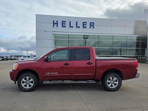 2013 Nissan Titan SV