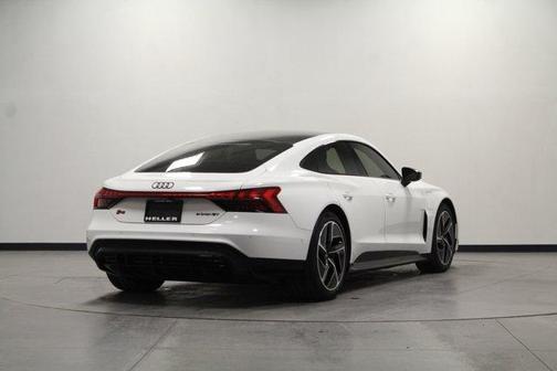 2023 Audi RS e-tron GT Base
