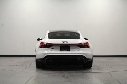 2023 Audi RS e-tron GT Base