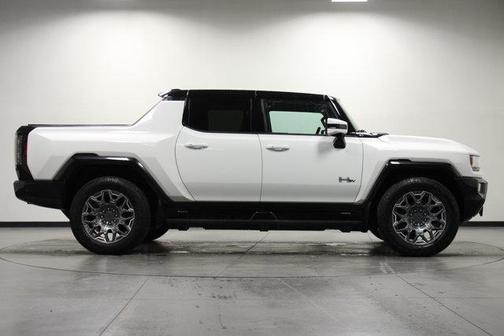 White 2023 GMC HUMMER EV Pickup 3X