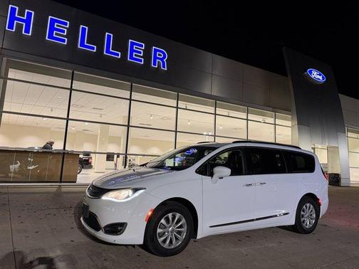 2019 Chrysler Pacifica Touring-L