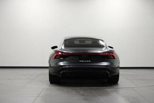 2023 Audi e-tron GT Premium Plus