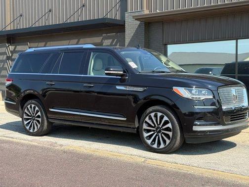 Black Metallic 2024 Lincoln Navigator L Reserve