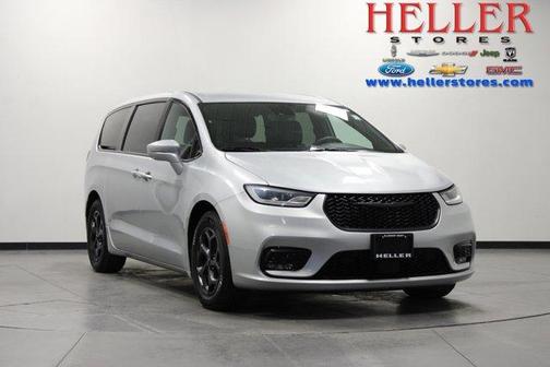 Silver Mist Clearcoat 2022 Chrysler Pacifica Hybrid Touring L