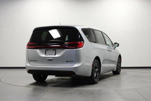 Silver Mist Clearcoat 2022 Chrysler Pacifica Hybrid Touring L